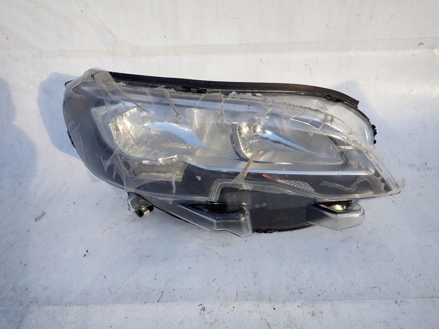 PEUGEOT EXPERT III 3 TRAVELLER 16-> light front front right