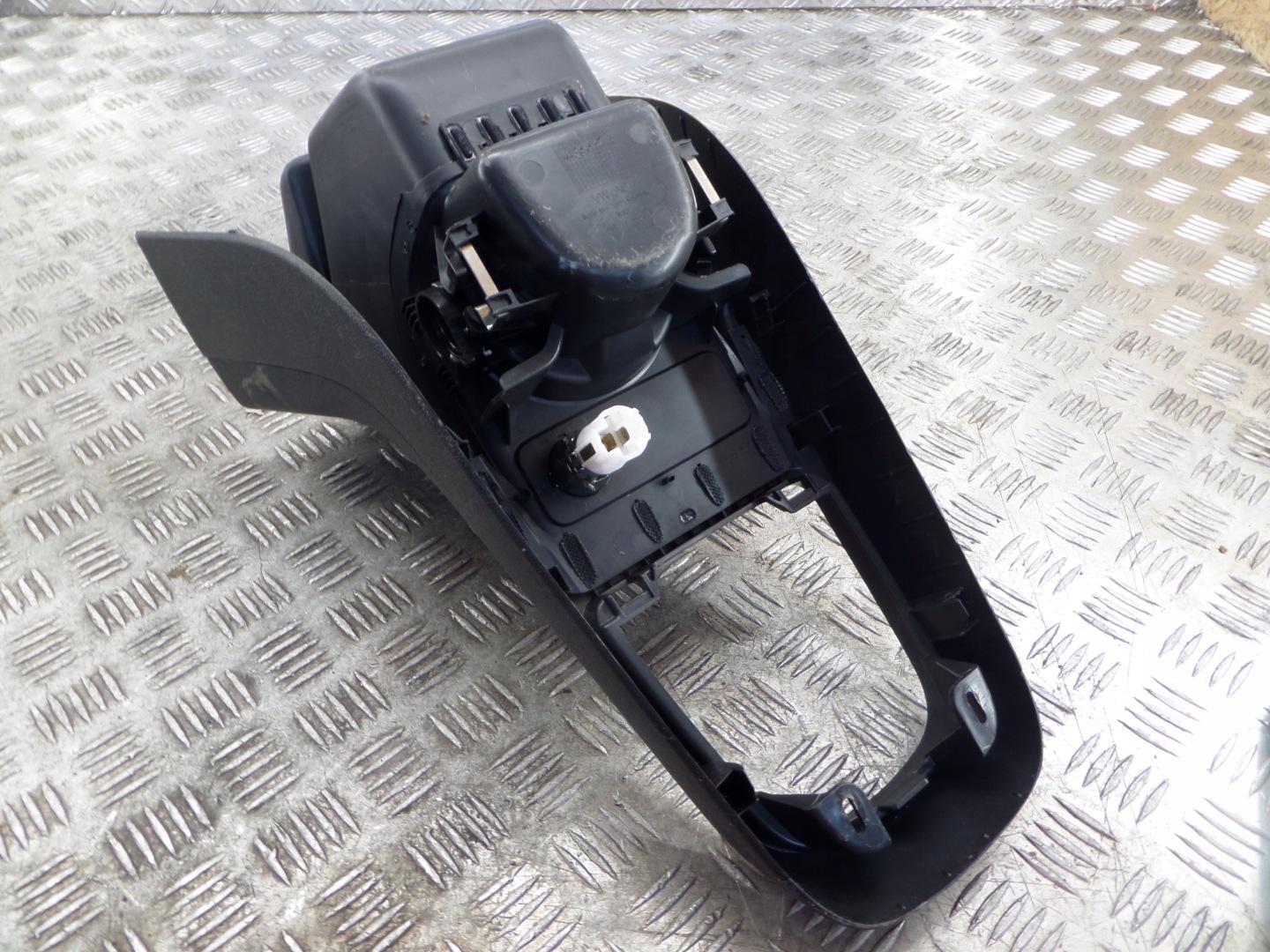 TUNEL mitte Handschuhfach VW UP CITYGO 1S0863680BC