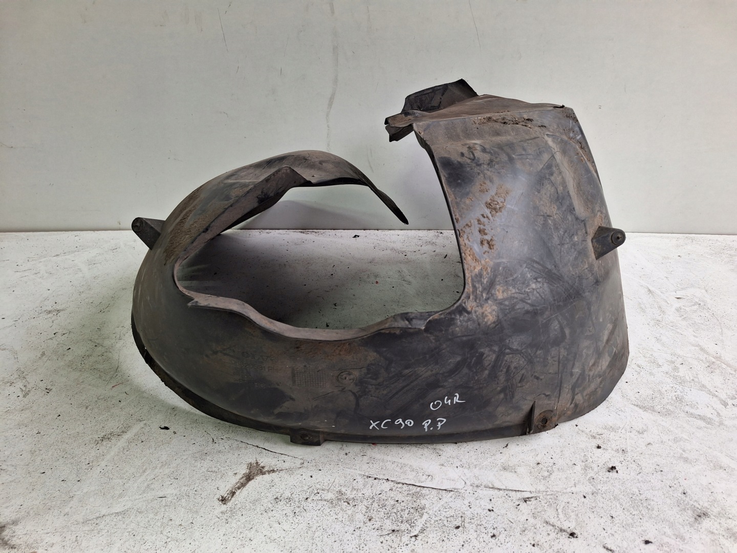 VOLVO XC90 02-06 mudguard front right
