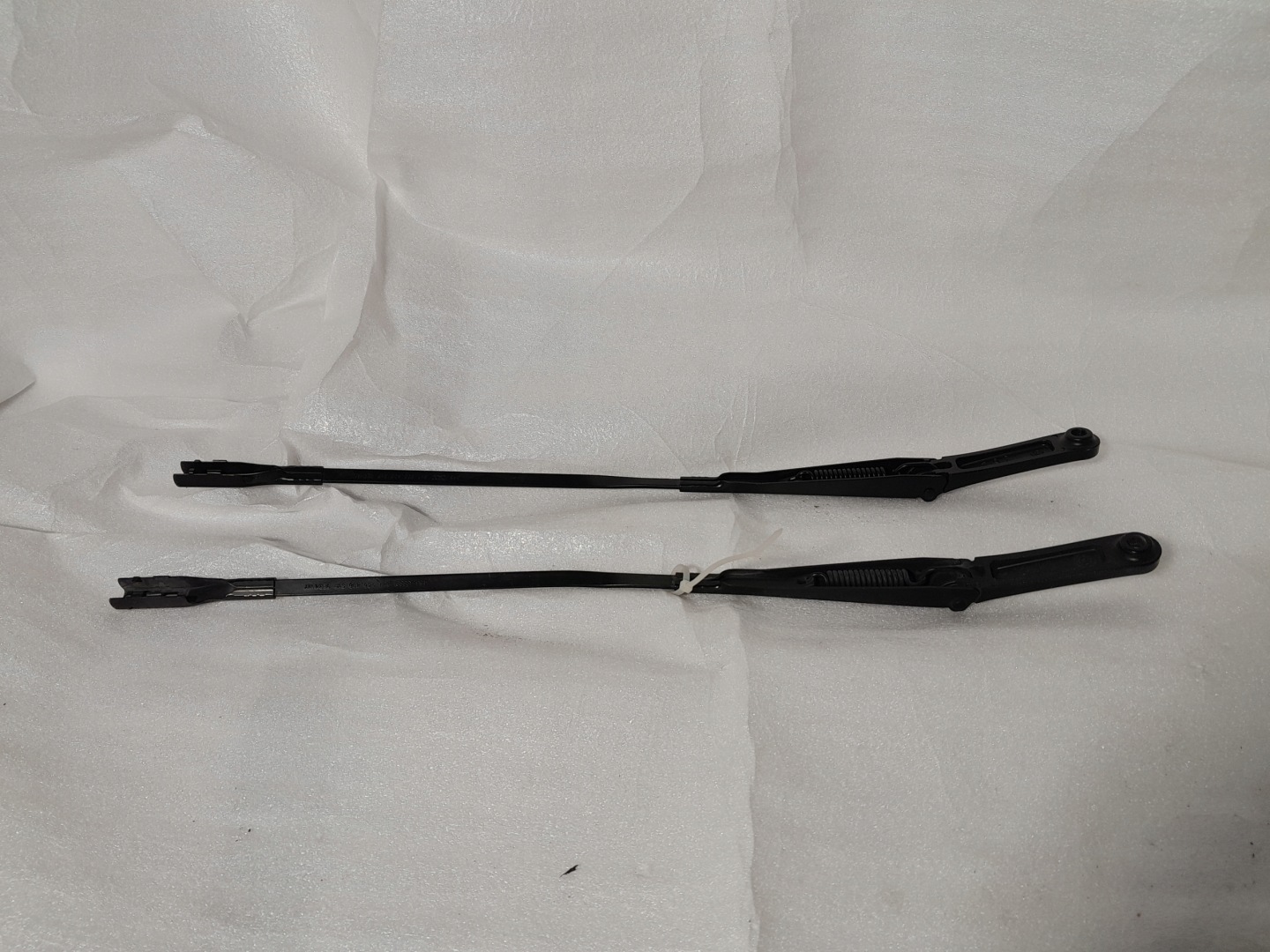 AUDI A4 B9 wiper arm right 8W1955408