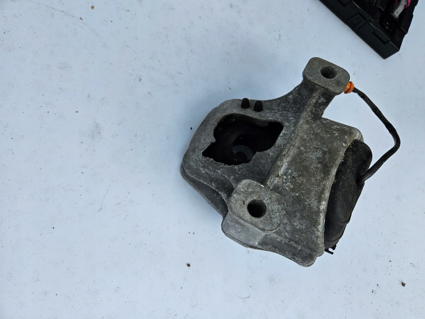 engine mount AUDI S4 B8 S5 8T 3.0T 3.0 TFSI