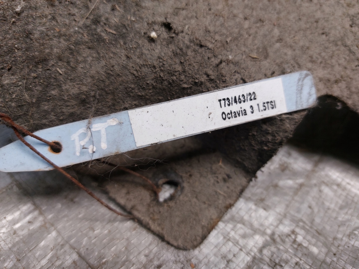 mudguard right rear. SKODA OCTAVIA III KOMBI