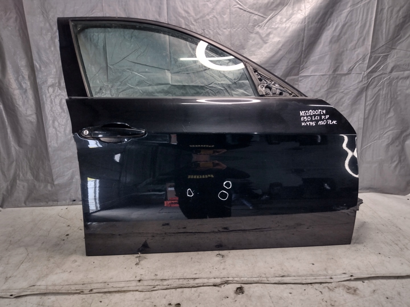 door right front BMW E90 lift k: 475 (Black Sapphire)