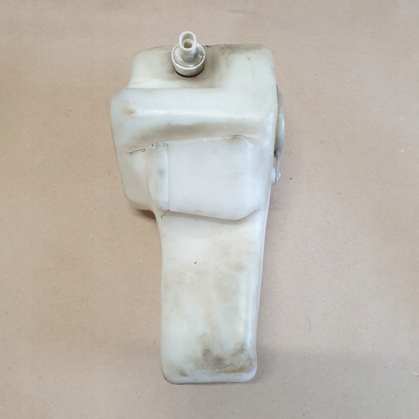 Behälter der Spritzdüse DECKEL OPEL KADETT 1.6 1989'