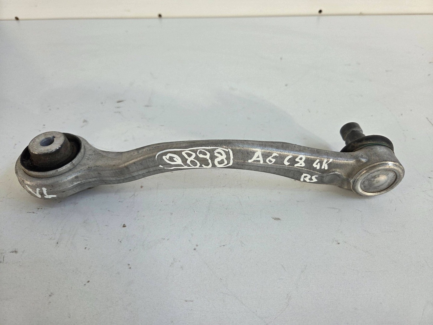 Audi A6 S6 C8 4K arm upper front left (Q898)