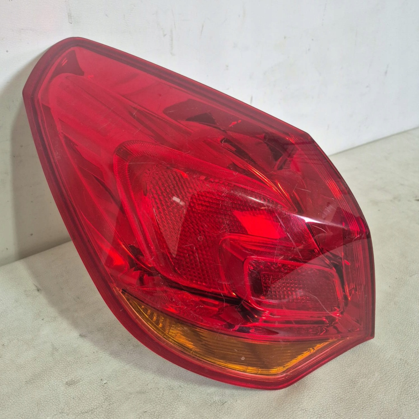OPEL ASTRA J IV 09r. HB -> light rear left rear part 13282242