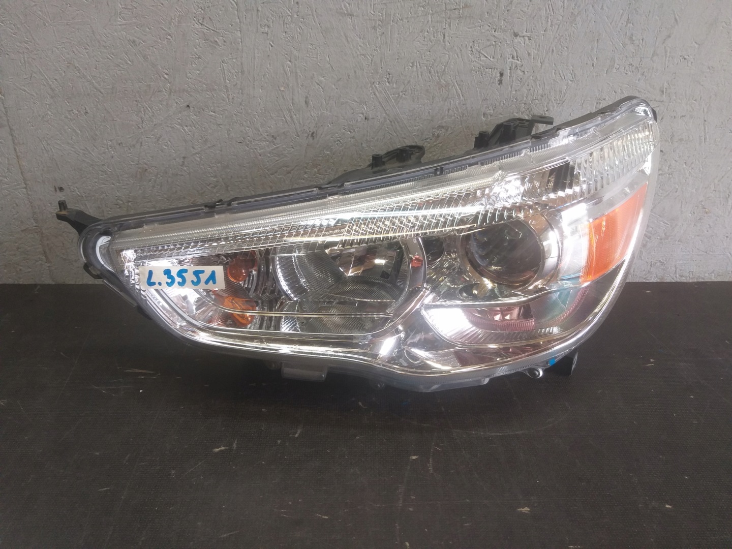LIGHT FRONT LEFT MITSUBISHI ASX XENON