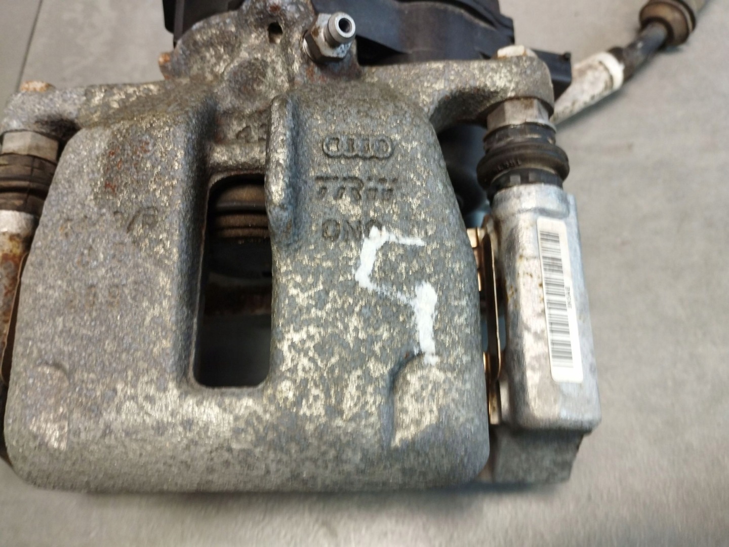 Audi A5 Sportback 8TA caliper left rear part 32347485