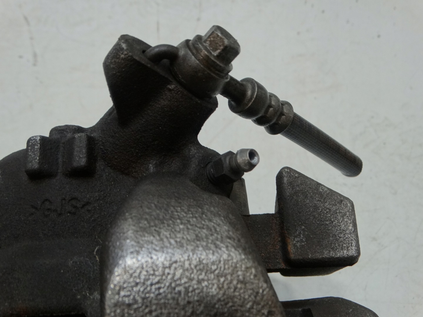 caliper brake left front PEUGEOT 3008 II 23R. 66TYS.KM