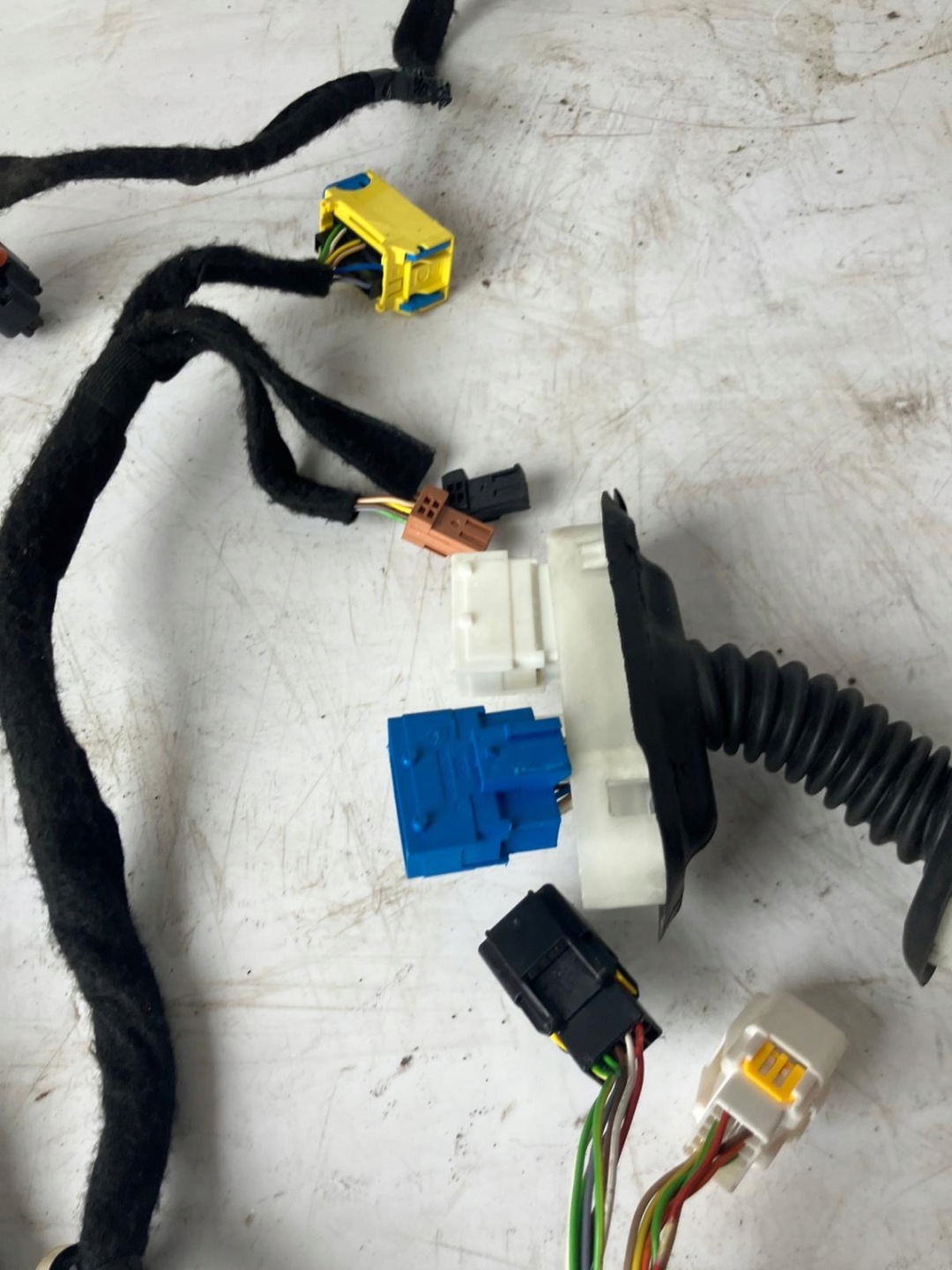 bundle door left front C4 II B7 KEYLESS 9810100880
