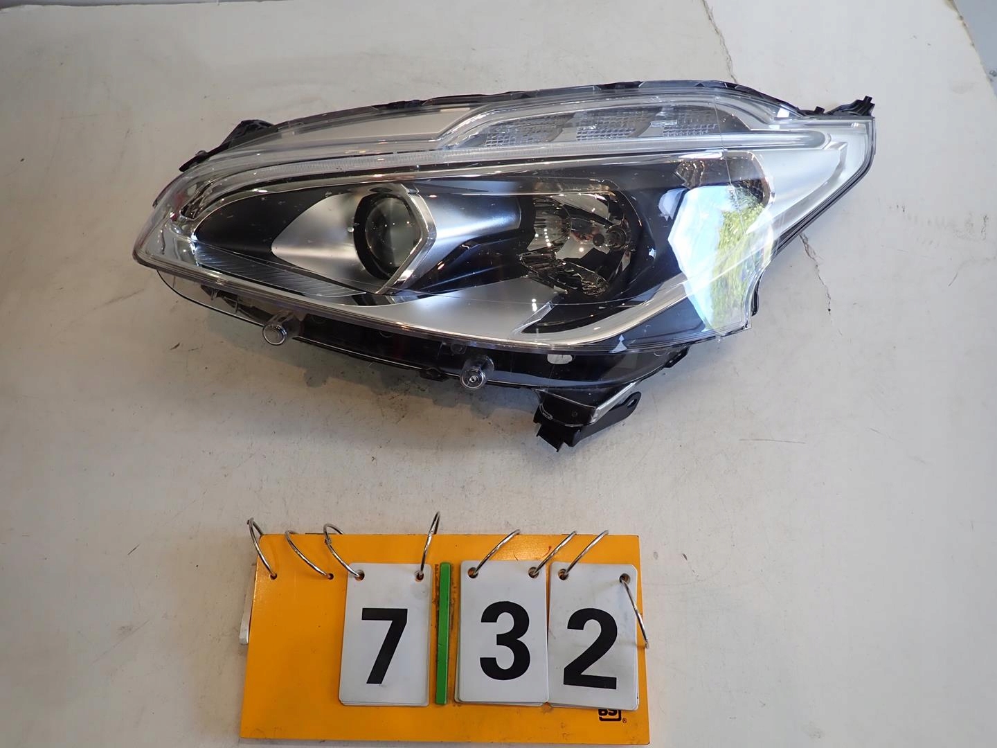 light front front left PEUGEOT 208 LIFT 2015- 1685353080