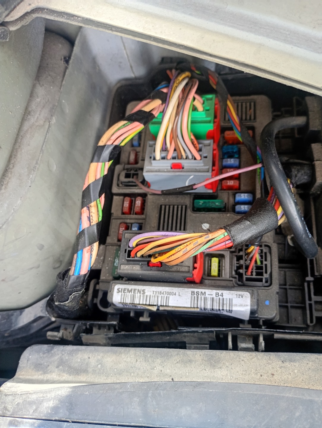 fuse box module BSM-B4 Citroen C3 02-10 1.4 OE 9650618380-00