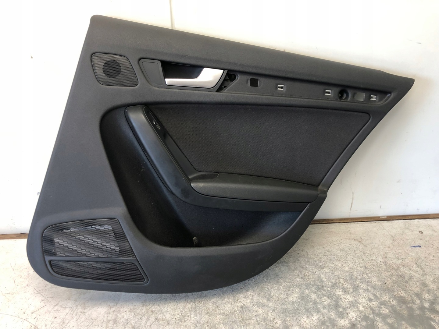 side door right rear part AUDI A4 B8 8K0867306