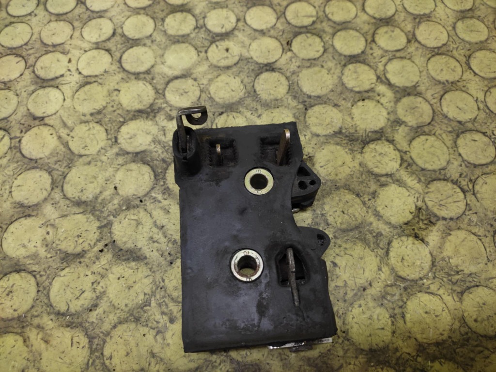 AUDI 80 B4 lock door right rear part 8A0839016A