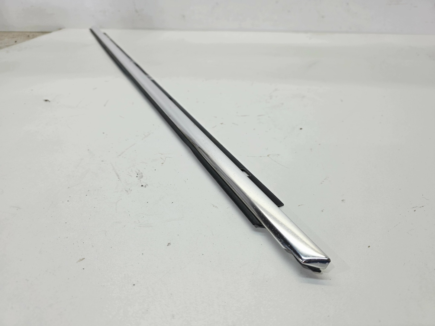 moulding dust SZYBE door left front AUDI A6 C6 4F0853283G 2ZZ