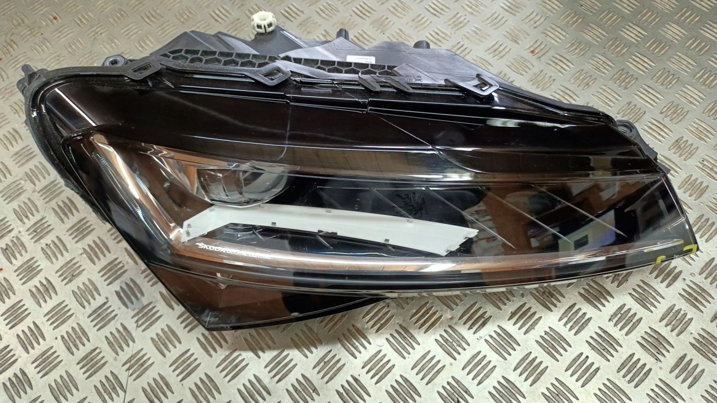 light right front FULL LED SKODA SUPERB III LIFT 2019R->