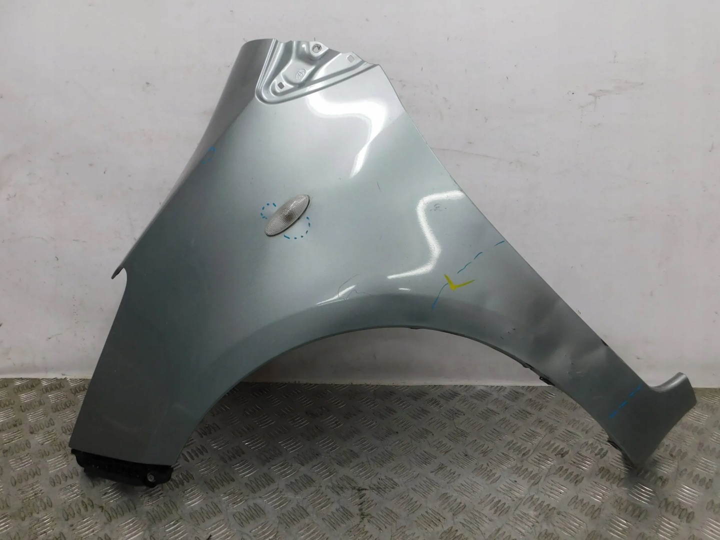 fender front front left TOYOTA YARIS II 2