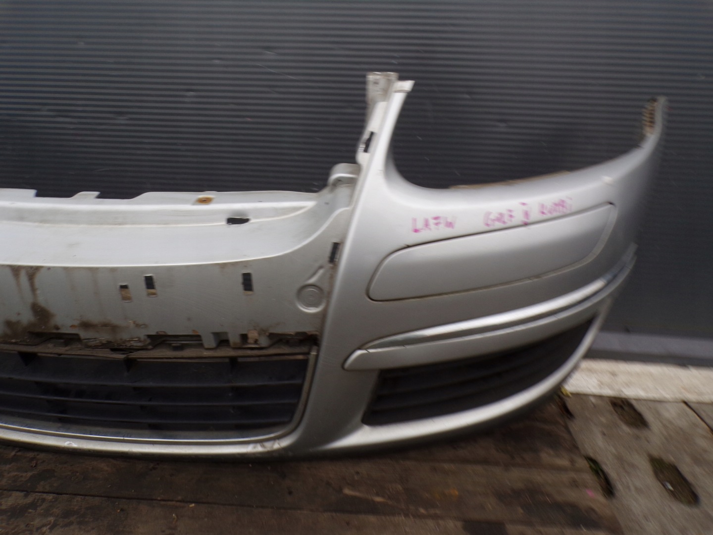 front bumper front VOLKSWAGEN GOLF 5 V KOMBI JETTA colour LA7W