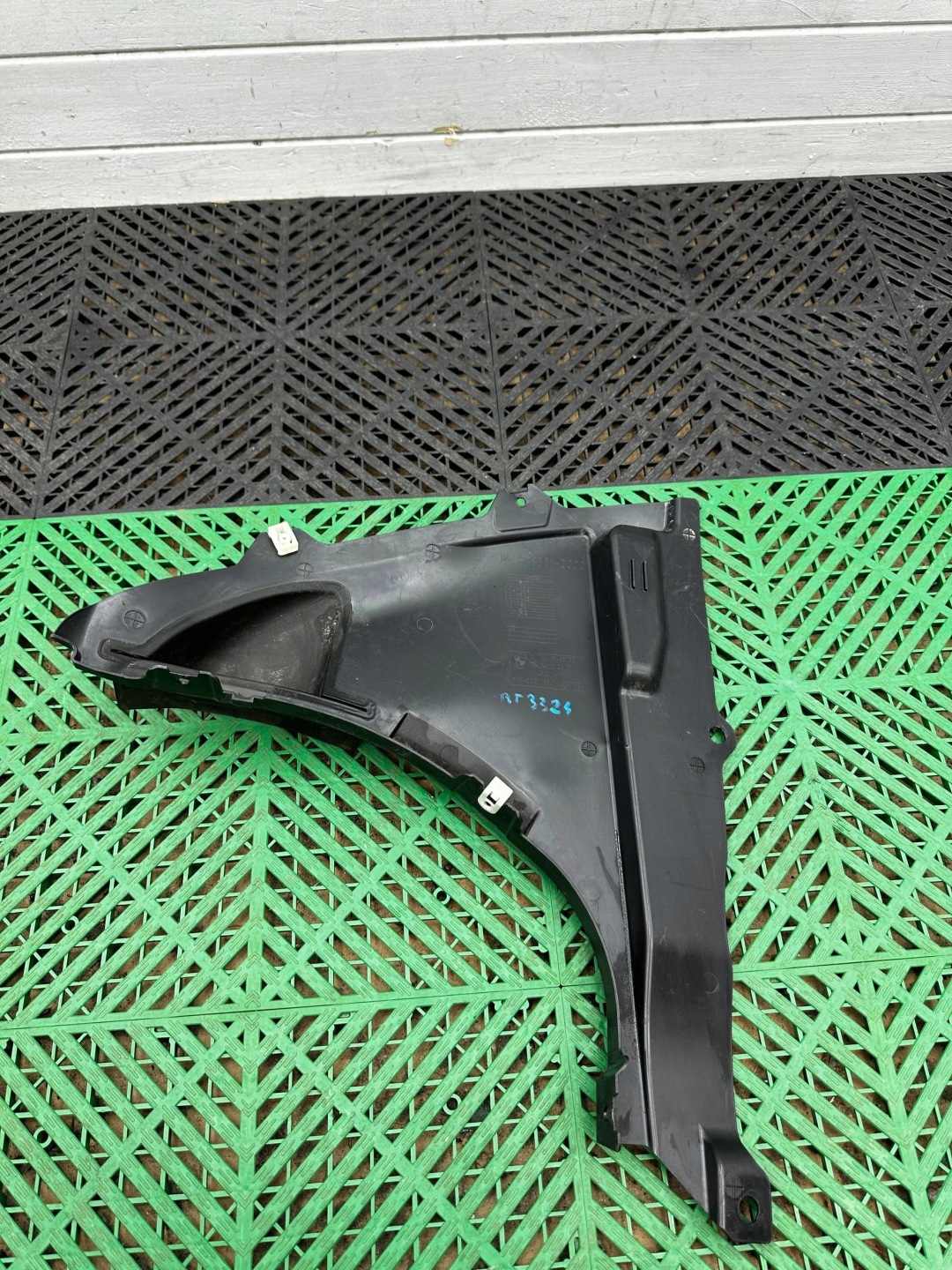 mudguard front BMW X1 U11 9465703