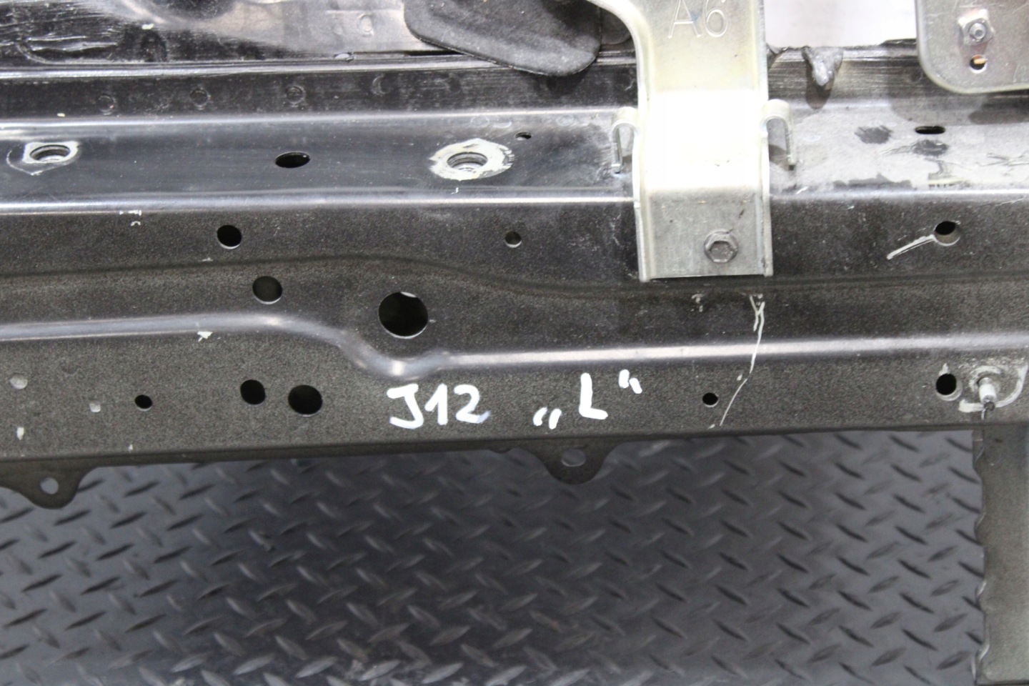 quarter quarter FARTUCH left front QASHQAI III 3 J12