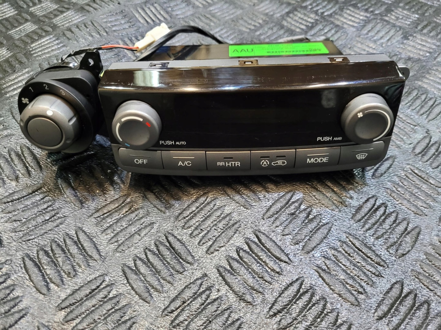 Unite commande clima Bouches buses 68700-21200 SSANGYONG RODIUS II 2.2 D XDI