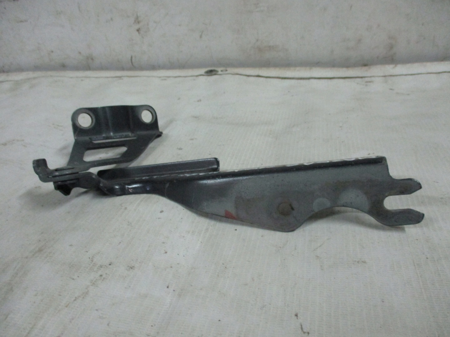 hinge bonnets left right Mazda 6 GJ, GL 12-18r GHP9L