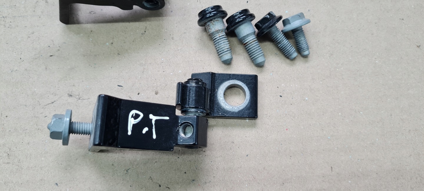 A6 C7 4G hinge hinges door right right rear part rear. LZ9Y