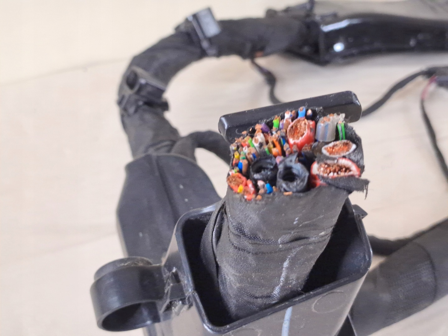 bundle wiring quarter left front KOMORA 1.5 TSI SEAT ARONA FR 24r