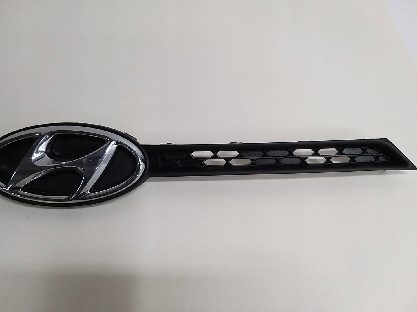 HYUNDAI I20 II 14- grill grille front 86351-C8000