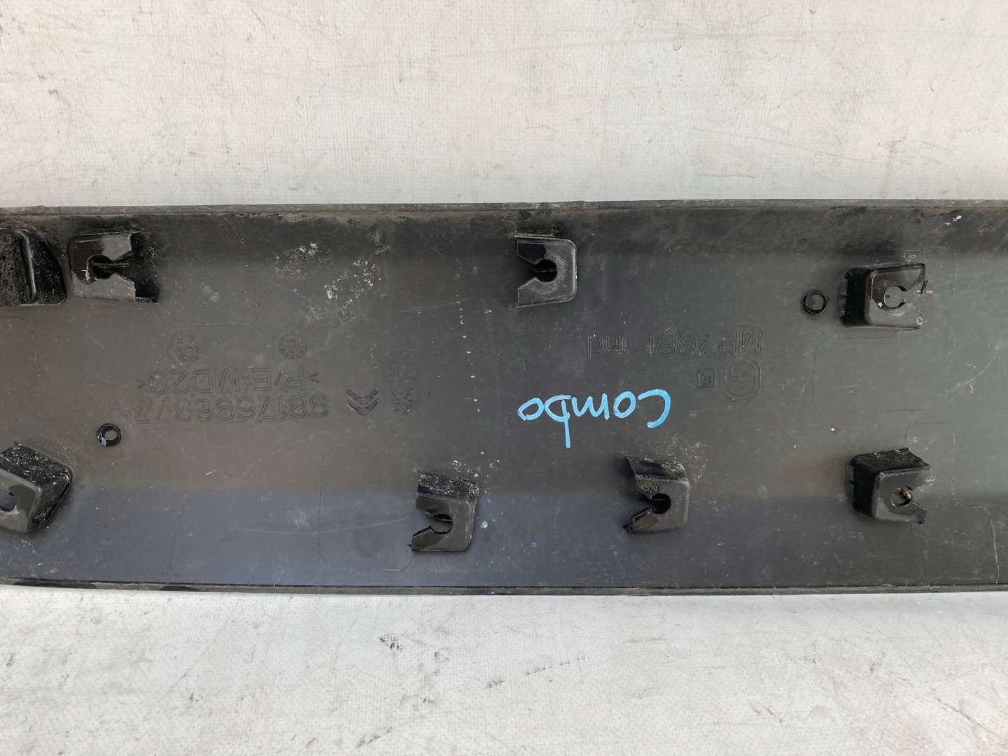 BERLINGO PARTNER COMBO PROACE 18- moulding door left front 9817696377