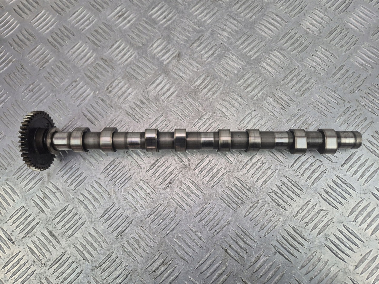 cames de la distribution porte BMW 3 E90 E91 318d 7797511 N47D20A
