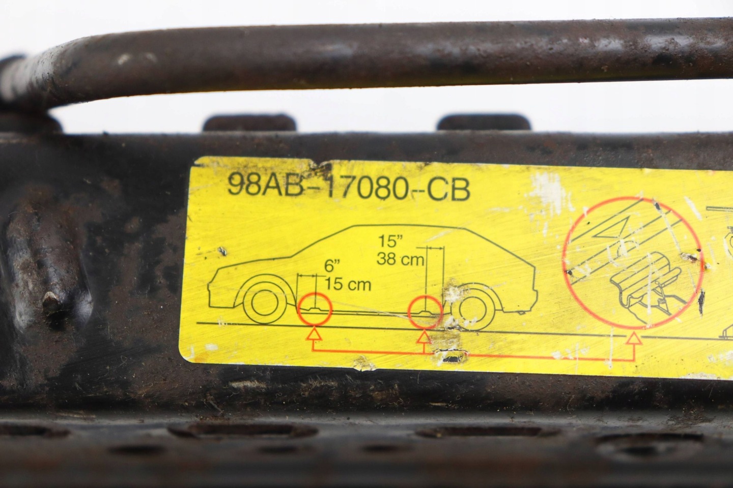 FORD FOCUS MK1 emelő lehúzó AUTA 98AB-17080-CB