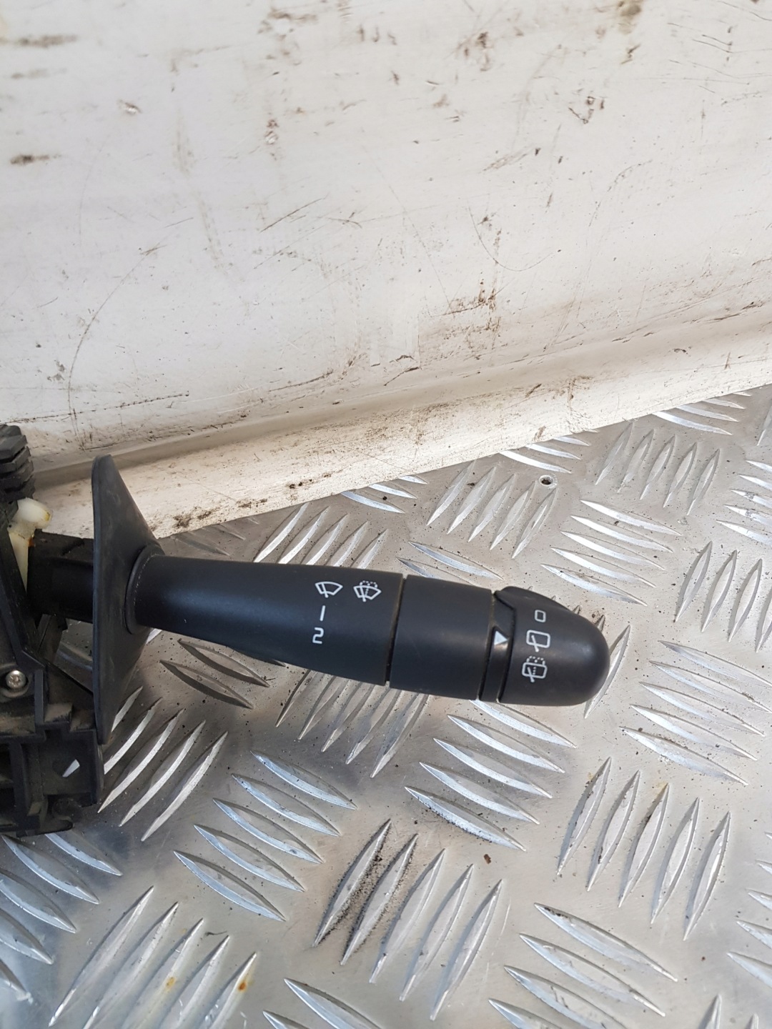 commande levier commodo sous volant DACIA SANDERO et OE 8200792586T