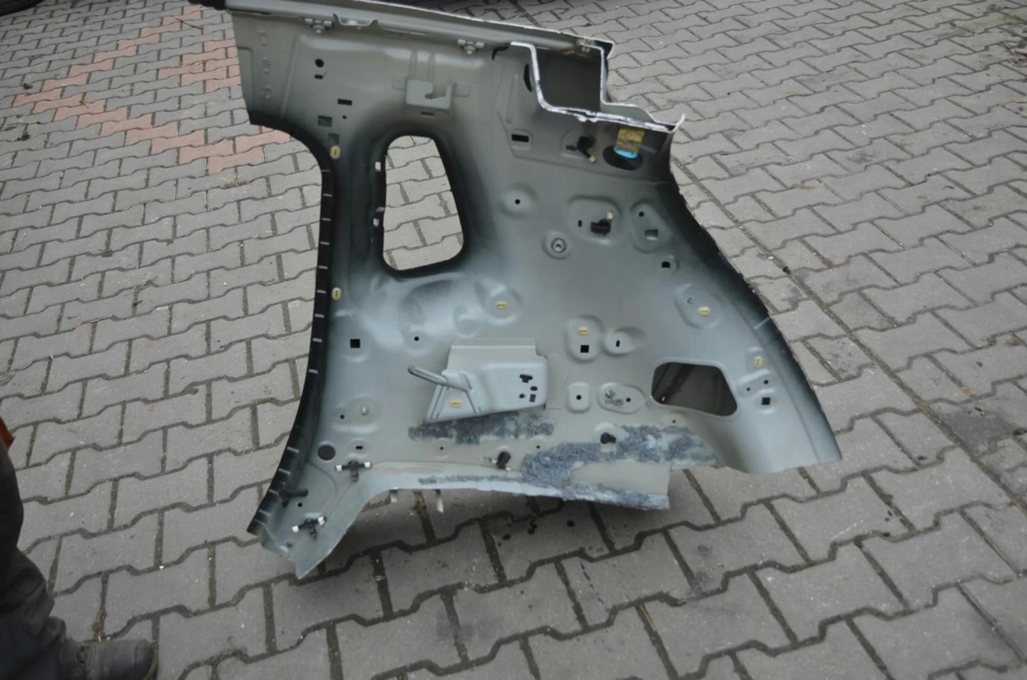 Peugeot 2008 e 2014 posteriore Bocchetta Destro parafango LONGHERONE