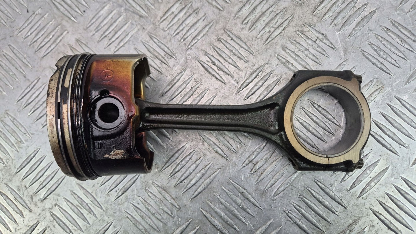 piston with connecting rod Mercedes C180 CGI W204 0821RA M271