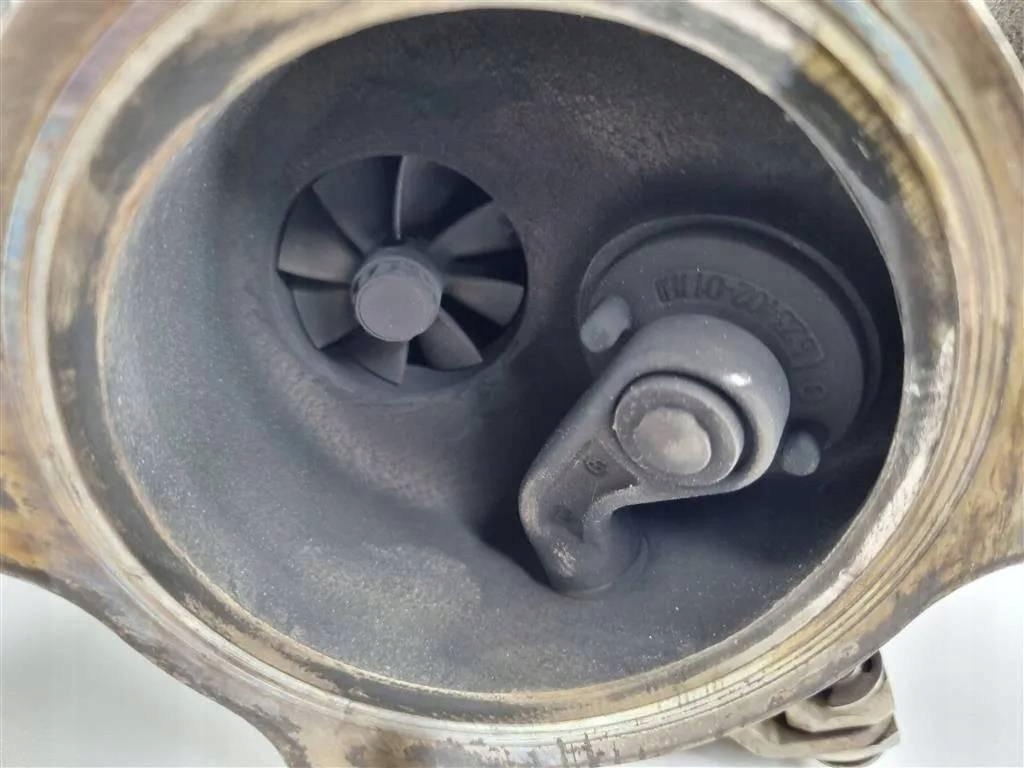 turbo Audi A4 B8 facelift 2013 06L145701G