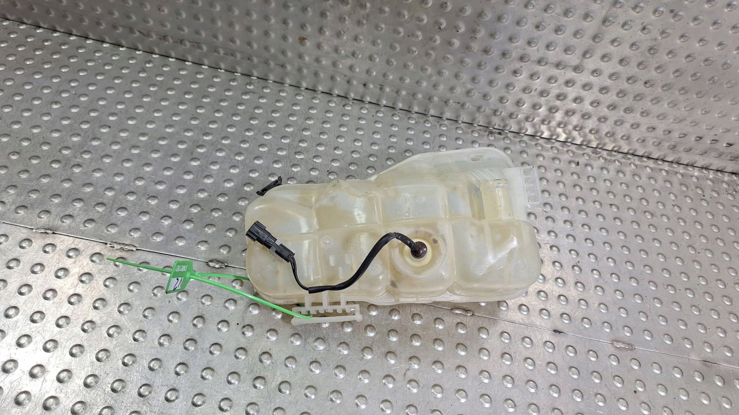 Réservoir eau 31338764 VOLVO V40 II 2.0 D