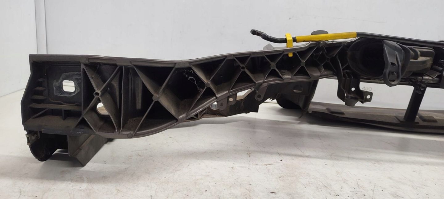 support panel for radiators pillar iron Ford Focus MK3 2,0 TDCI