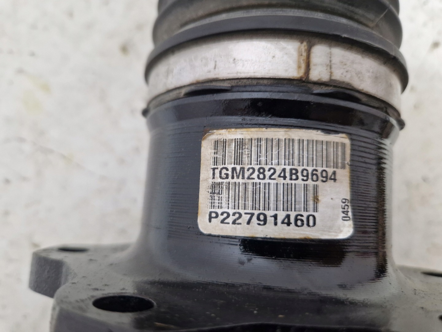 CADILLAC ESCALADE IV 15- 6.2 V8 semi-axis left=right front 22791460