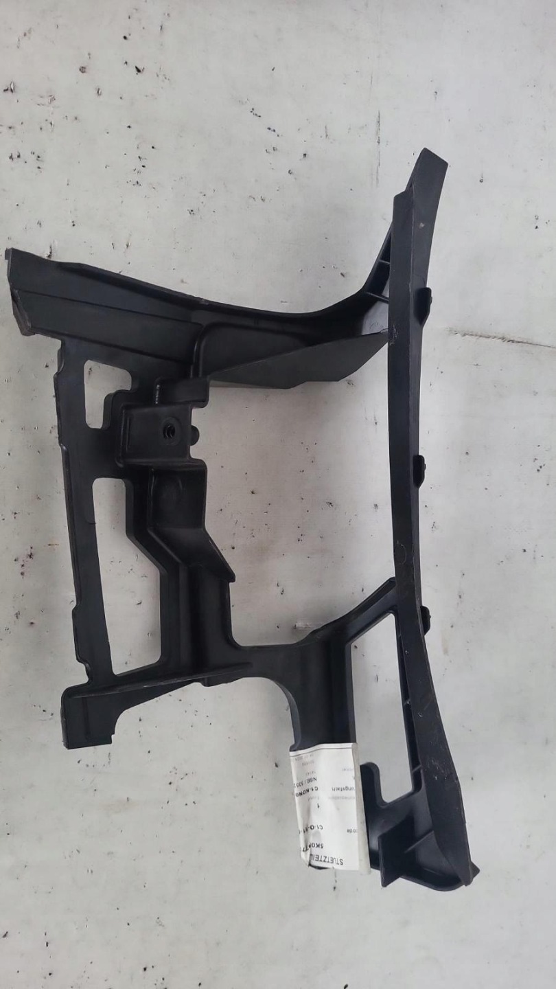 VOLKSWAGEN GOLF VI 6 08-> support holder of a bumper front left 5K0807723B