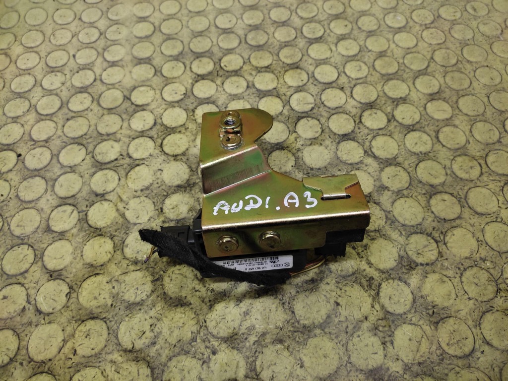 AUDI A3 8L Sensor ESP 1J0907657B