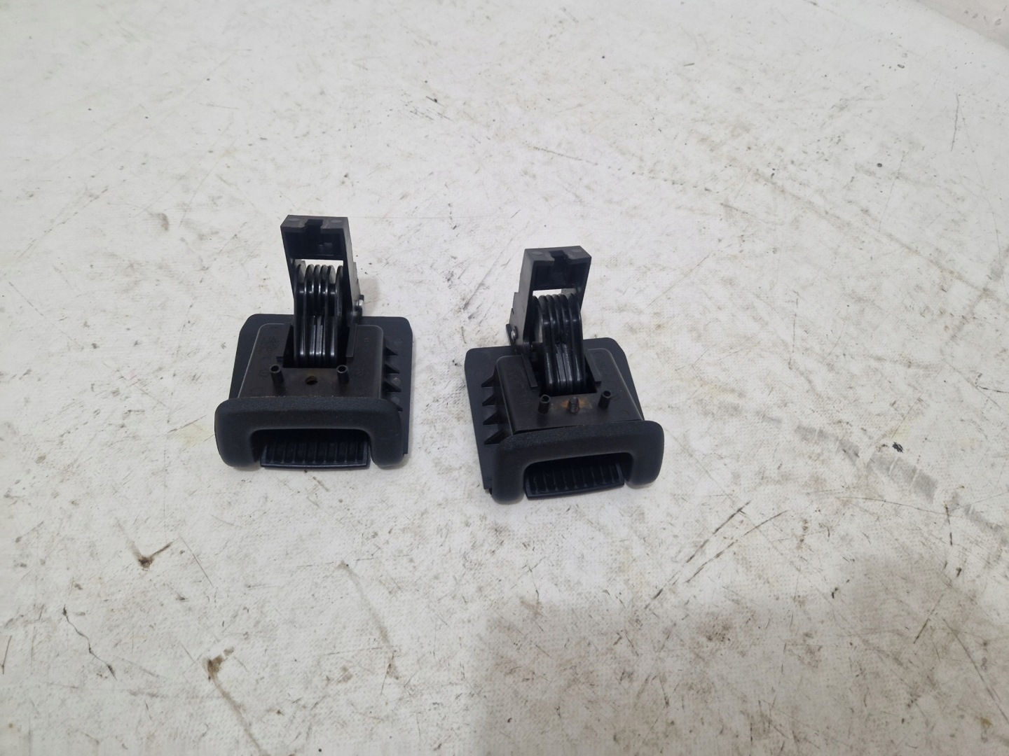 FORD EXPLORER VI MK6 20- handle bracket handle seat LB5B-S61354-AC