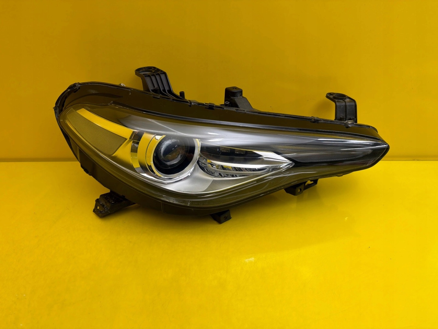 light right front Alfa Romeo Giulia Bi-Xenon 50557244