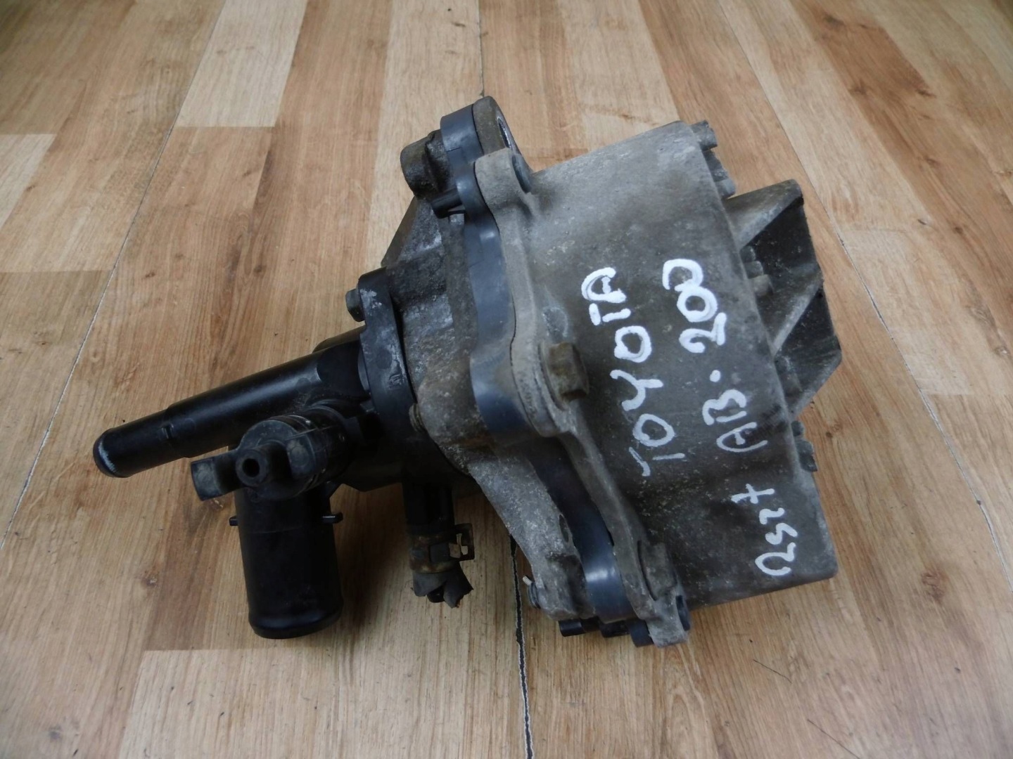 Toyota Corolla E21 Prius Auris 1.8 HYBRID water pump electrical
