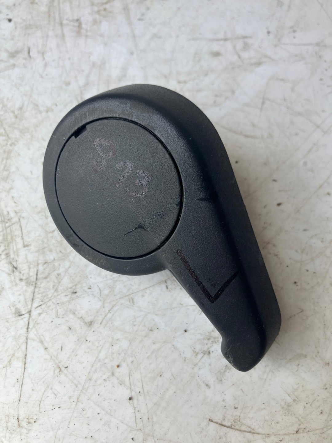 REGULACJA handle seat left front PEUGEOT 508 4542830
