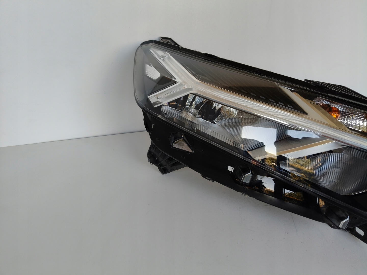 light right REFLEKTOR DACIA SANDERO III 20- LOGAN JOGGER FULL LED