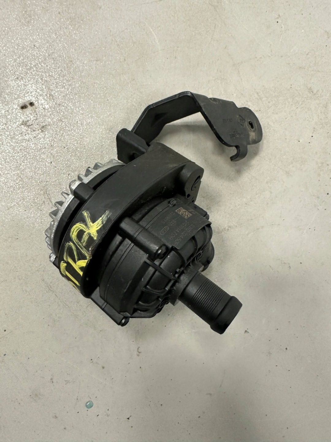 RENAULT AUSTRAL water pump 210101470R