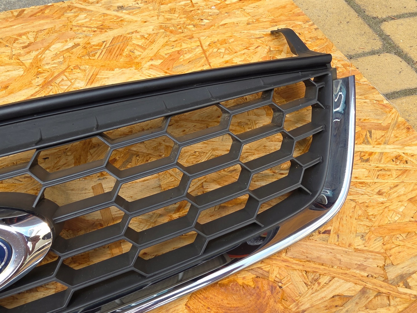 grille radiator grill Ford Mondeo mk4 grill Titanium X ST plaster miodu