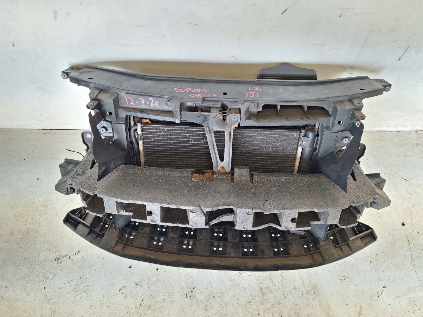 SKODA SUPERB II 3T0 08-13 support panel for radiators TSI
