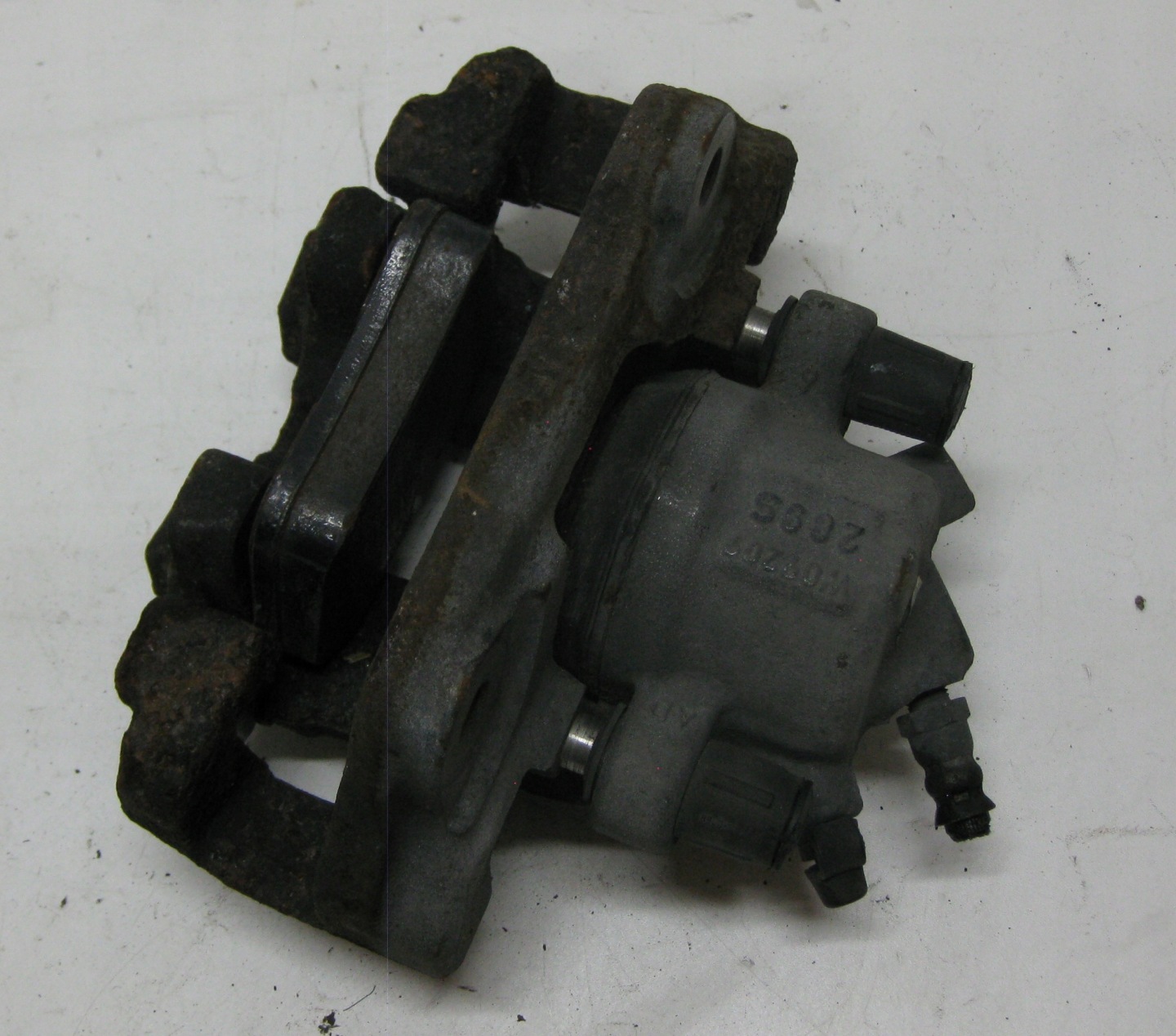BMW E87 08R caliper brake left rear part